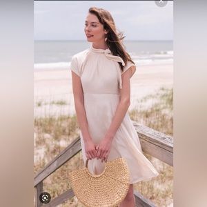 GAL MEETS GLAM Cream Dress